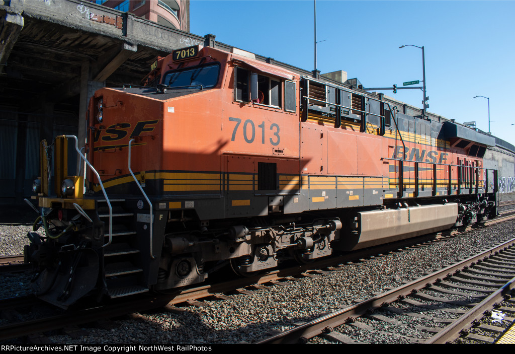 BNSF 7013